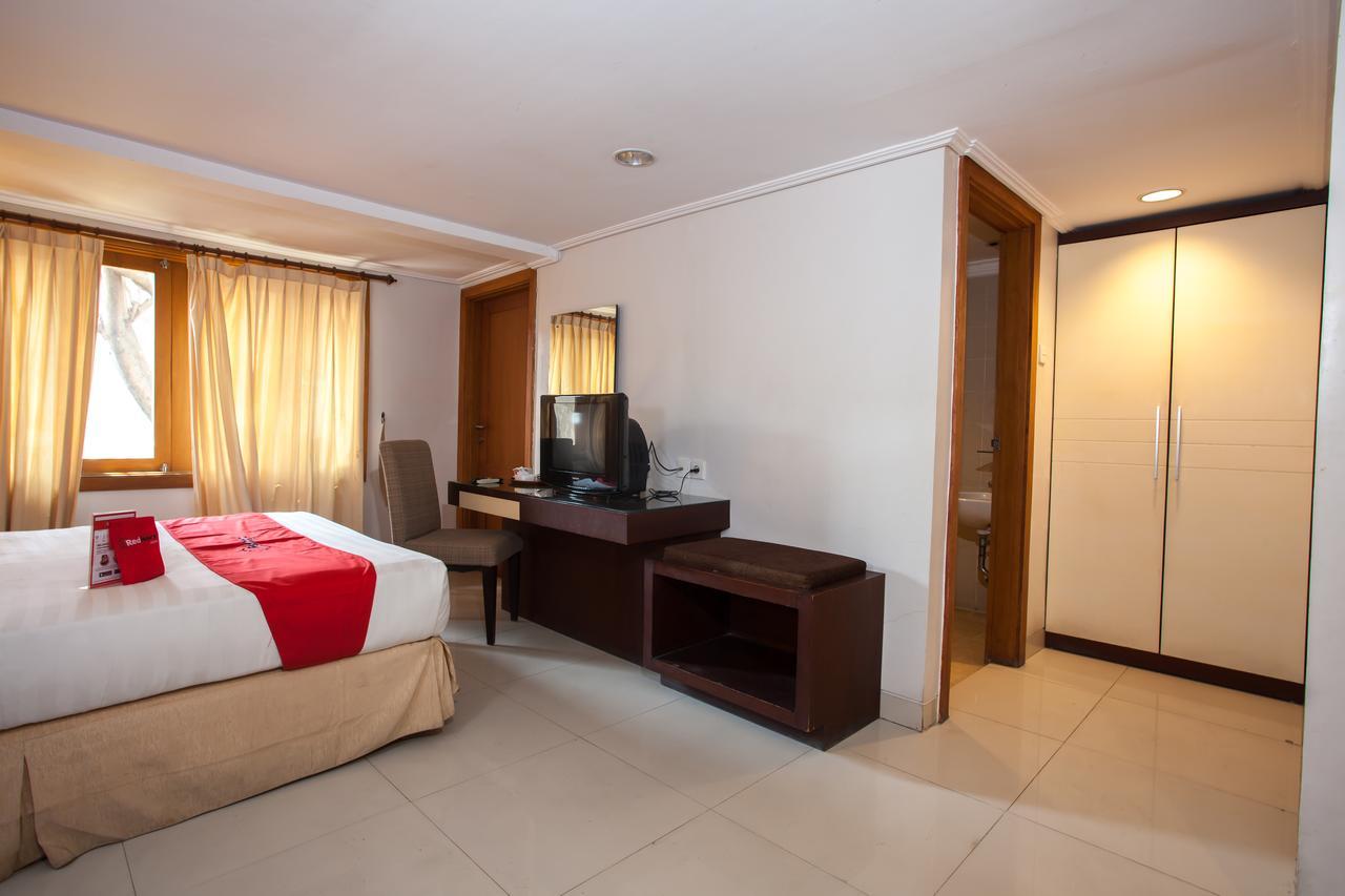 Hotel RedDoorz Premium @ Raya Nginden Wonotjolo Zewnętrze zdjęcie